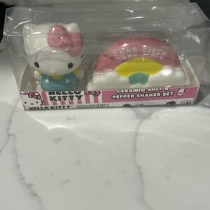 Hello kitty salt and pepper shaker good vibes new in box